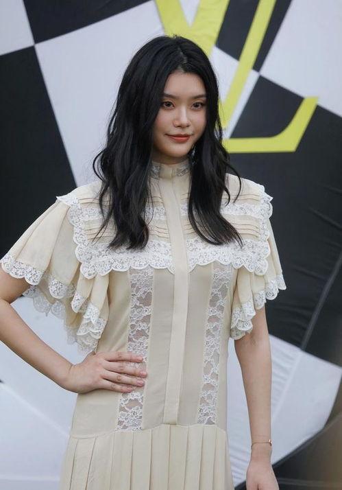 秋冬女装明星网红是谁,揭秘当红明星网红的穿搭秘诀