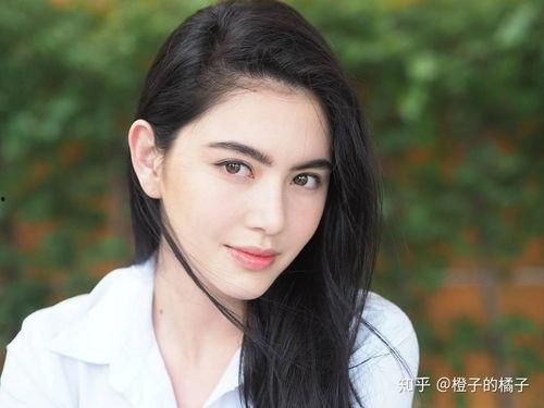 泰国明星网红夫妇是谁,甜蜜爱情故事背后的明星夫妻档