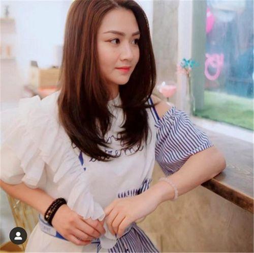 明星网红官宣照片图片