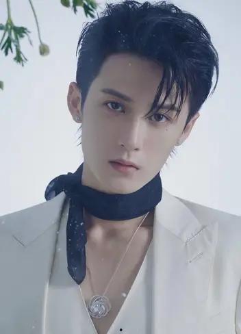 非明星网红帅哥图片高清,魅力四溢，风度翩翩